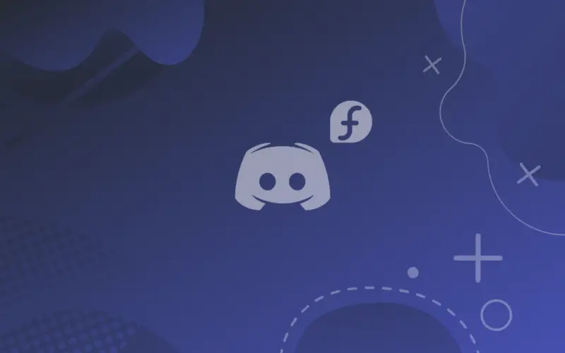 discord and fedora logos on a mauve background